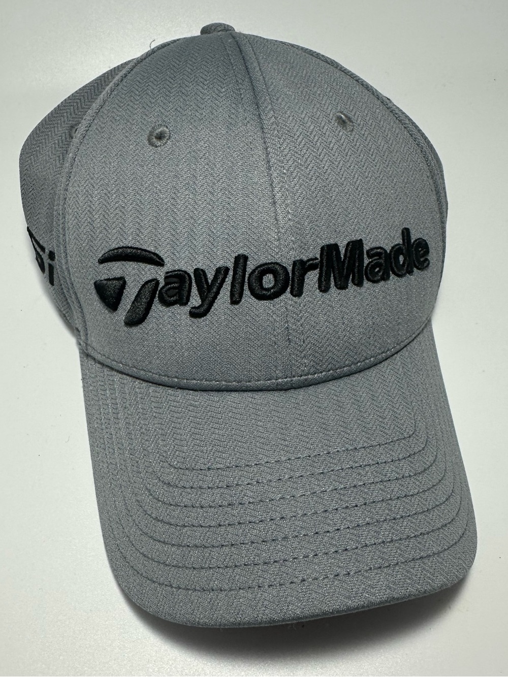 TaylorMade Gray Baseball-Style Golf Hat with Black Logo